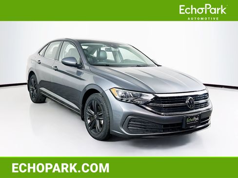 Used 2023 Volkswagen Jetta SE w/ Panoramic Sunroof Package FWD image 1