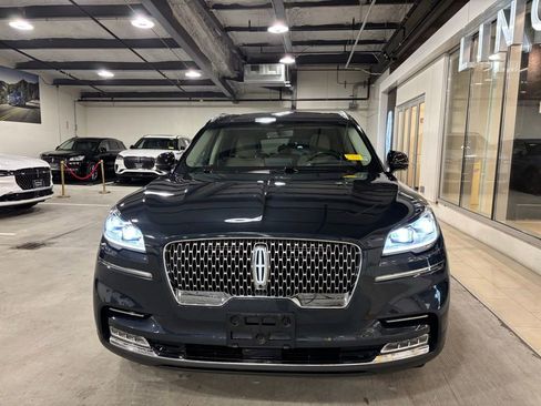 Used 2023 Lincoln Aviator Reserve w/ Equipment Group 201A image 2