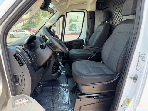 Used 2025 RAM ProMaster 2500 w/ U-Haul Equipment Group FWD image 11