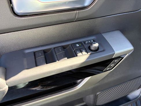 Used 2023 Toyota Sequoia Limited image 21