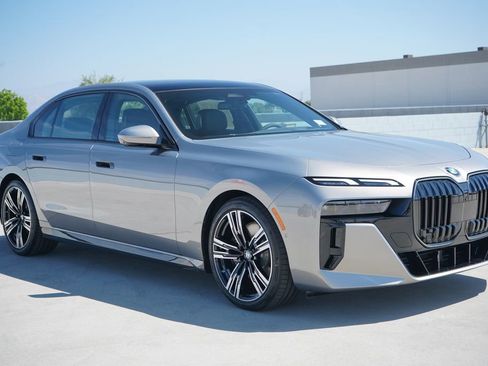 New 2026 BMW 740i w/ Premium Package image 3