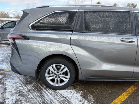 New 2026 Toyota Sienna Limited image 8