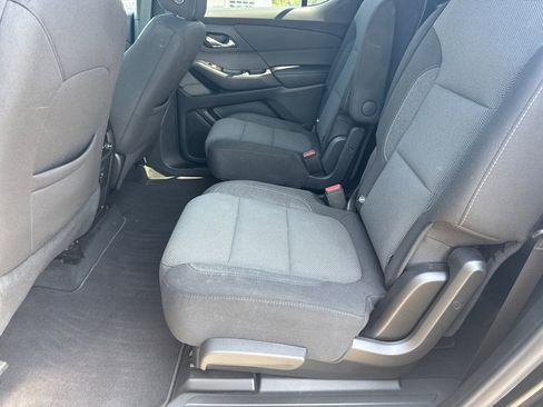 Used 2023 Chevrolet Traverse LT image 22