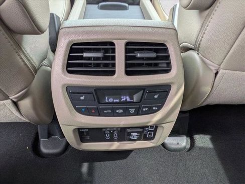 Used 2021 Honda Pilot Touring image 16