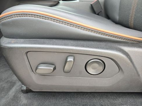 Used 2024 GMC Canyon AT4 image 17