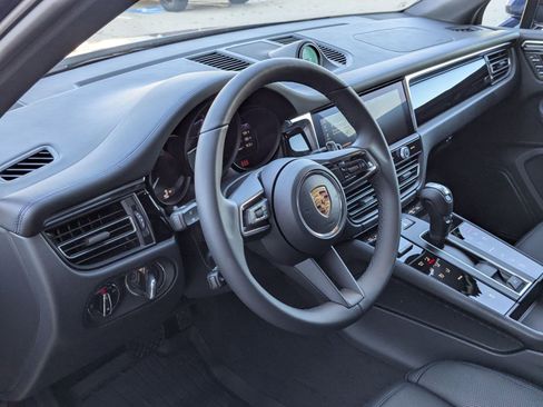 New 2026 Porsche Macan image 4