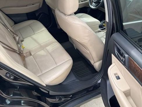 Used 2018 Subaru Outback 2.5i Limited image 16