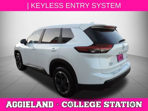 Certified 2024 Nissan Rogue SV image 6