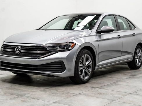 Used 2024 Volkswagen Jetta SE FWD image 7