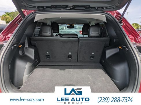Used 2021 Jeep Cherokee Trailhawk w/ Technology Group AWD/4WD image 10