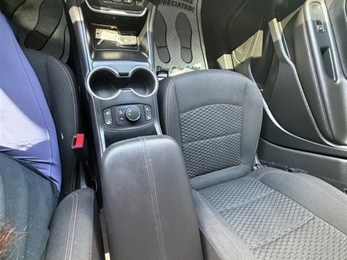 Used 2020 GMC Terrain SLE w/ Driver Convenience Package FWD image 15