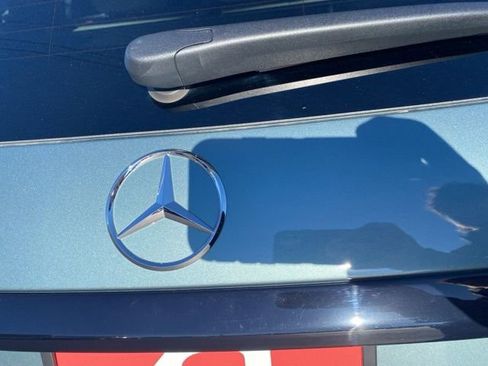 Used 2025 Mercedes-Benz GLC 300 4MATIC image 42