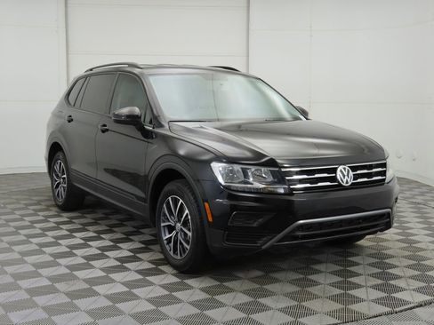 Used 2021 Volkswagen Tiguan S image 3