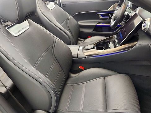 Used 2022 Mercedes-Benz SL 63 AMG 4MATIC w/ Driver Assistance Package image 22