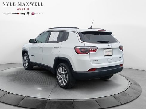Used 2024 Jeep Compass Latitude w/ Sun and Sound Group AWD/4WD image 14