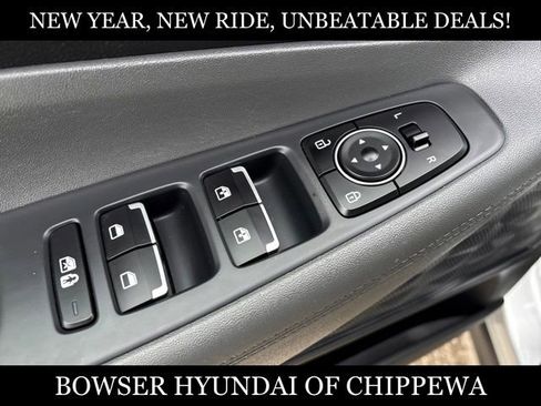 Used 2021 Hyundai Santa Fe SEL w/ Convenience Package image 12