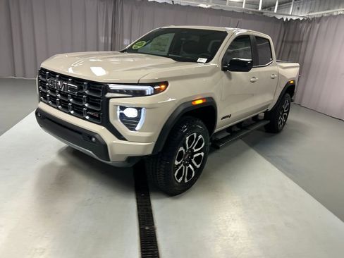 New 2026 GMC Canyon AT4 w/ AT4 Premium Package AWD/4WD image 3