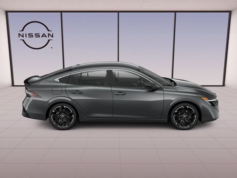 New 2026 Nissan Sentra SR w/ Floor Mat Package FWD image 4