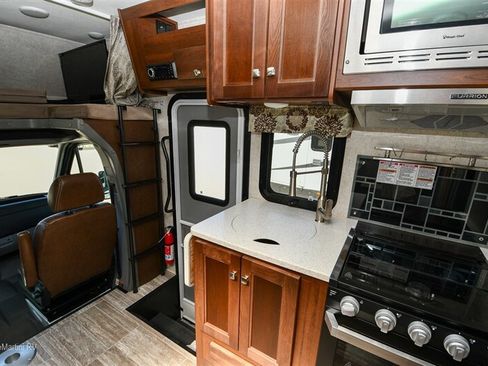 Used 2018 Mercedes-Benz Sprinter 3500 image 13