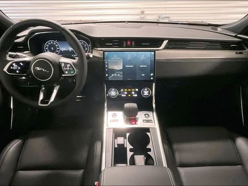 New 2024 Jaguar XF R-Dynamic SE image 6