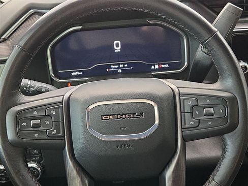 Used 2025 GMC Sierra 2500 Denali Ultimate AWD/4WD image 17