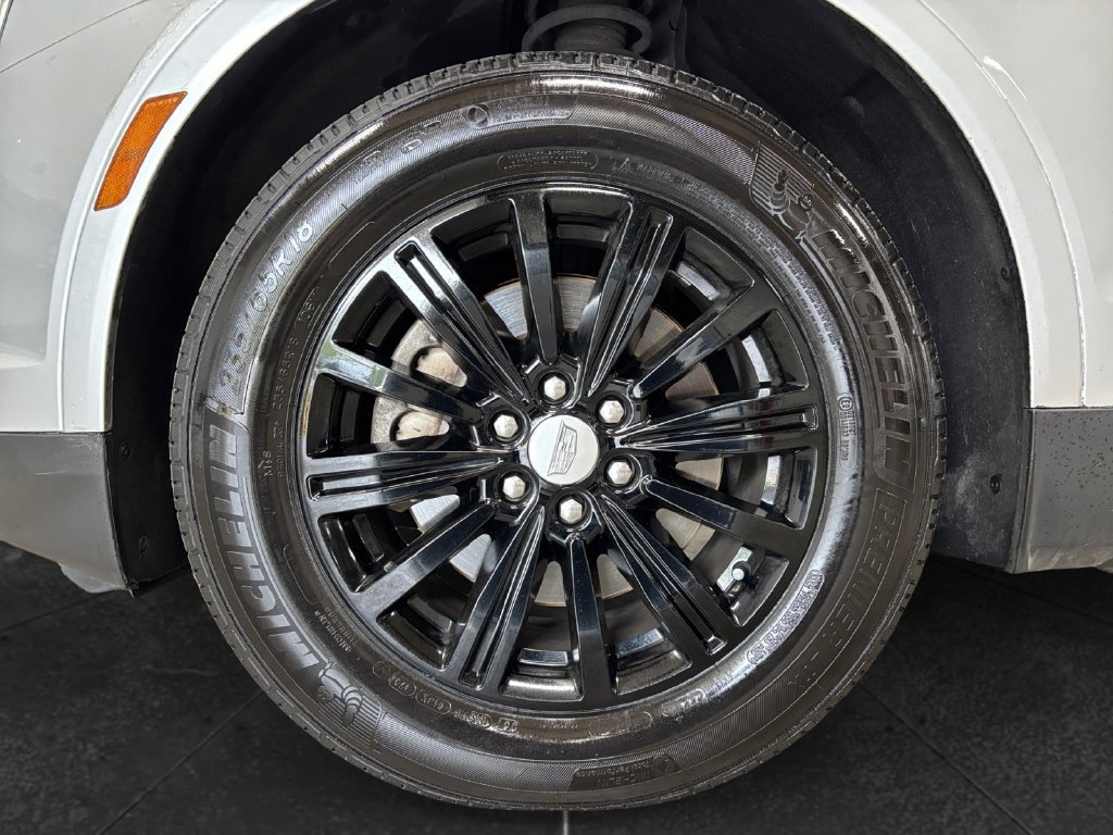 Used 2018 Cadillac XT5 Luxury w/ Driver Awareness Package FWD image 9