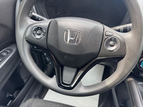 Used 2018 Honda HR-V LX image 16