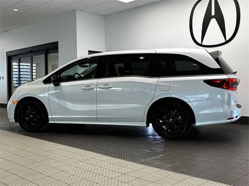Used 2023 Honda Odyssey Sport image 4