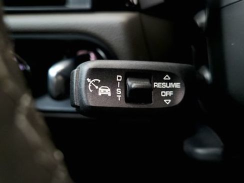Used 2024 Porsche Macan AWD/4WD image 56