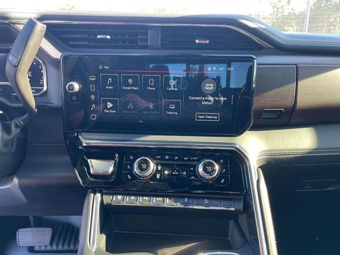 Used 2025 GMC Sierra 2500 Denali Ultimate image 17