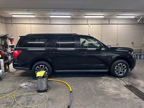 Used 2024 Ford Expedition Max XLT image 4