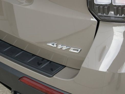 New 2026 Ford Explorer ST-Line w/ ST-Line Street Pack image 11