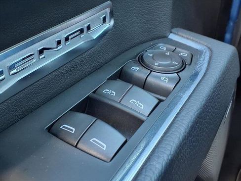 Certified 2025 GMC Sierra 1500 Denali image 17
