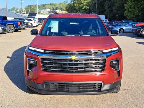 Used 2024 Chevrolet Traverse LT w/ Trailering Package image 8