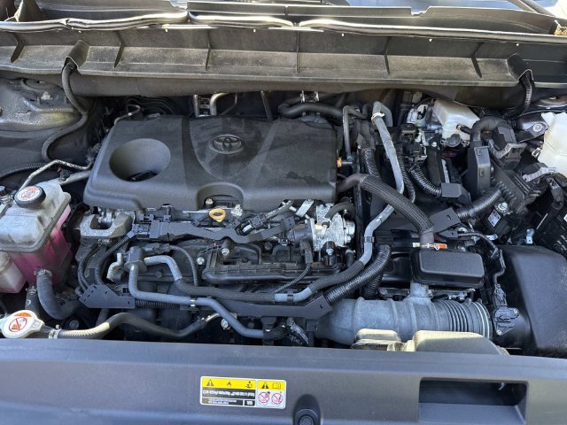 Used 2023 Toyota Highlander LE FWD image 15