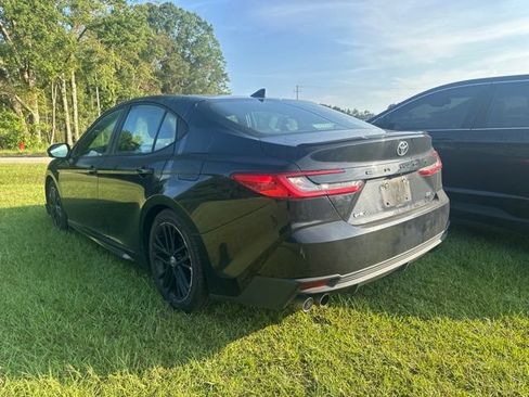 Used 2025 Toyota Camry SE FWD image 6