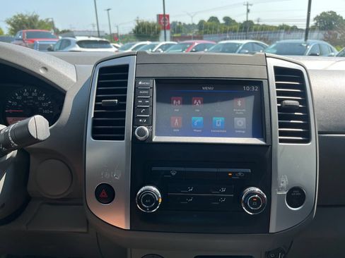 Used 2020 Nissan Frontier SV RWD image 16
