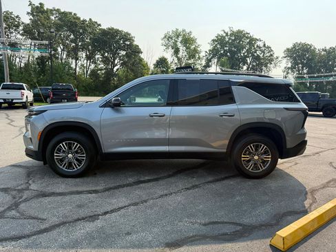 Used 2026 Chevrolet Traverse LT AWD/4WD image 6