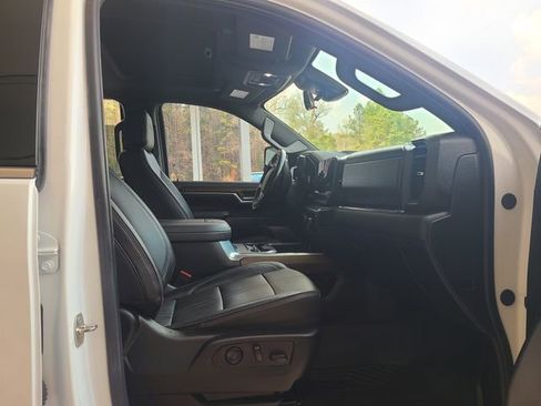 Used 2024 Chevrolet Silverado 2500 High Country w/ High Country Premium Package image 6