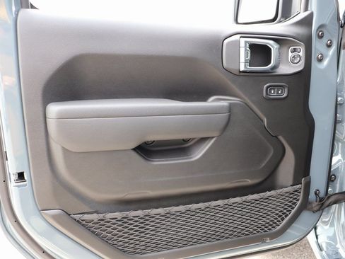 New 2025 Jeep Gladiator Sport image 20