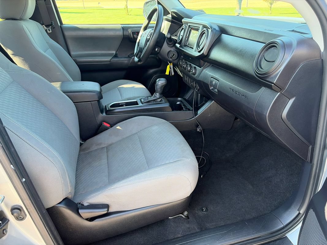 Used 2020 Toyota Tacoma SR AWD/4WD image 13