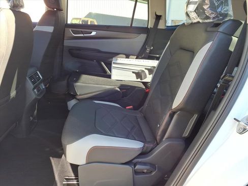 New 2026 Volkswagen Atlas Peak Edition AWD/4WD image 5