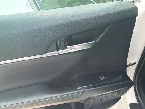 Used 2020 Toyota Camry XSE FWD image 33