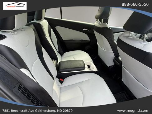 Used 2017 Toyota Prius Prime Premium FWD image 11
