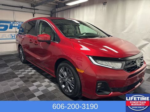 New 2026 Honda Odyssey Touring image 3