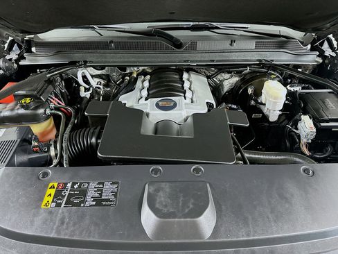 Used 2018 Cadillac Escalade 2WD image 35