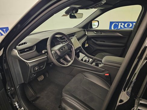 New 2025 Jeep Grand Cherokee L Laredo AWD/4WD image 10