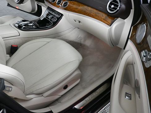 Certified 2017 Mercedes-Benz E 300 4MATIC image 22