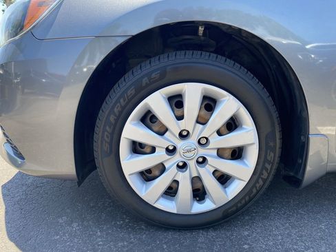 Used 2017 Nissan Sentra S FWD image 18