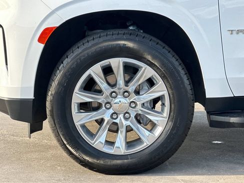 Used 2024 Chevrolet Tahoe Premier w/ Premium Package RWD image 30
